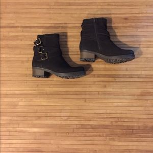 NWOT’S chocolate bro Ankle Boots Sz 8